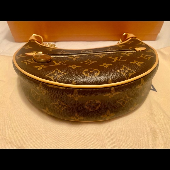 COPY - New never used Hard to find Louis Vuitton Loop bag💕 - Picture 5 of 16